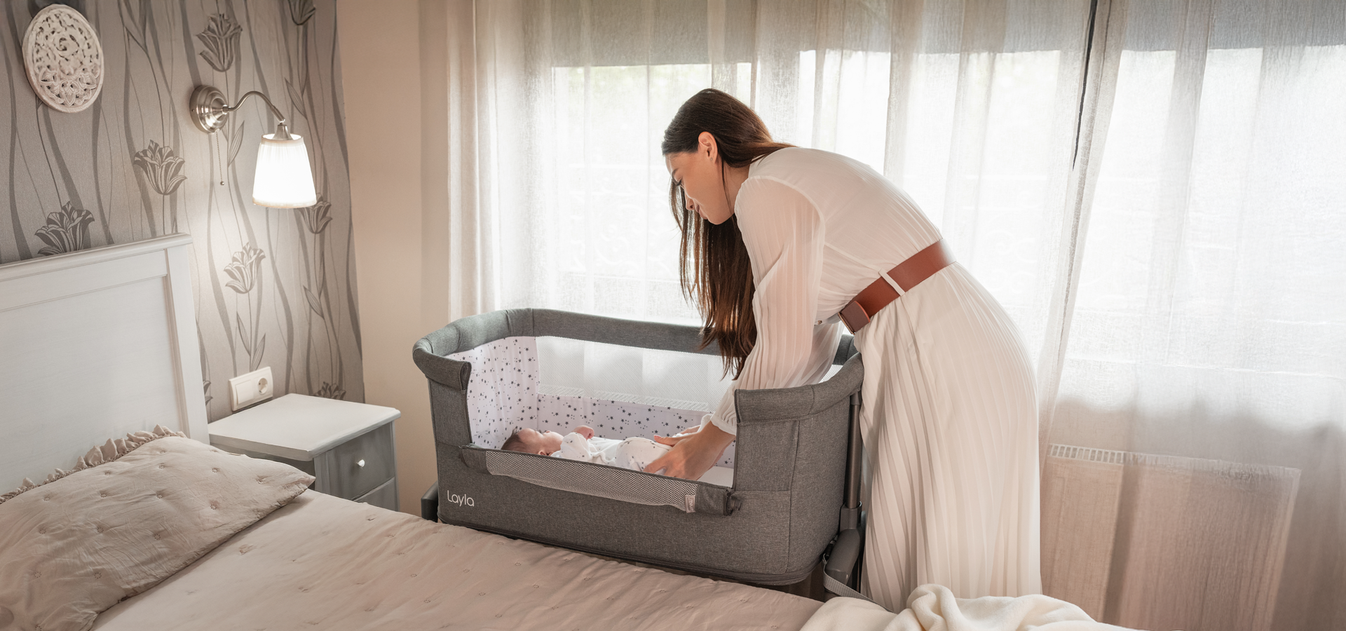 Imagen de Mini cuna LAYLA 2in1 con barrera abatible